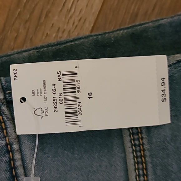 Old Navy skinny jean, size 16, light wash blue. - Picture 4 of 4